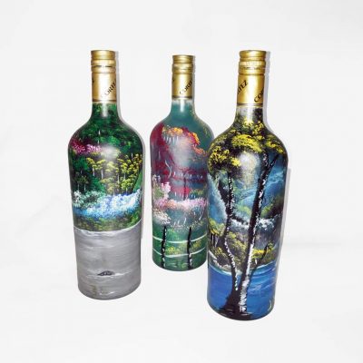 Botellas de Vidrio Pintadas a Mano – Artista Local para apoyar a su familia