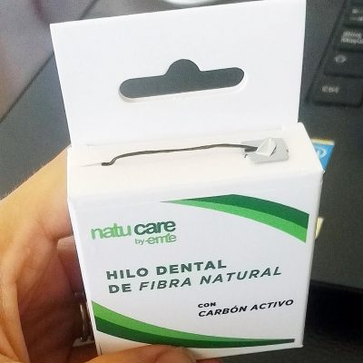Hilo dental negro – Fibra Natural con carbón activo – Natu Care by Eme